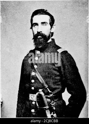 . Geschichte des Zwölften Regiments, Rhode Island Volunteers, im Bürgerkrieg, 1862-1863 . 290 HISTOEY DES ZWÖLFTEN EBGIMBNT so siehst du, dass, nach allem, Wenn unsere Freiheiten müssen fallUnless Debs wird desolate diese schönen Viertel, und mit all den anderen Scham wird die Muscheln eignen, nichts kann die zwölfte Rhode Island Trotters stören! GUT GEMACHT. Bis jetzt ist mein Gehen verschoben. Obwohl mein Lied gesungen wird.weil ich Angst habe, das Wort zu sprechen, das auf meiner Zunge zittert.Es ist das Wort, das vor langer Zeit. Als Dunkelheit den Himmel erfüllte.Du murmeltest zärtlich und niedrig, gutmütigst, Schatz! Gut!aber oft haben Stockfoto