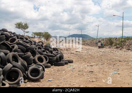 CDMX. Mexiko 10. September 2020. Eine riesige Mülldeponie. Ansammlung von Müll auf Deponien oder Deponien. Verschmutzungskonzept. Stockfoto