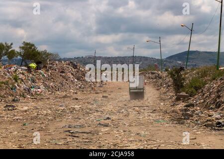 CDMX. Mexiko 10. September 2020. Eine riesige Mülldeponie. Ansammlung von Müll auf Deponien oder Deponien. Verschmutzungskonzept. Stockfoto