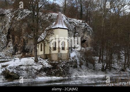 Nahaufnahme der Kapelle St. Wendel zum Stein im Winter Stockfoto