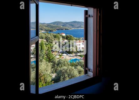 Urlaub Griechenland. Toller Blick auf den Pagasitikos Golf und den Pelion Berg Stockfoto