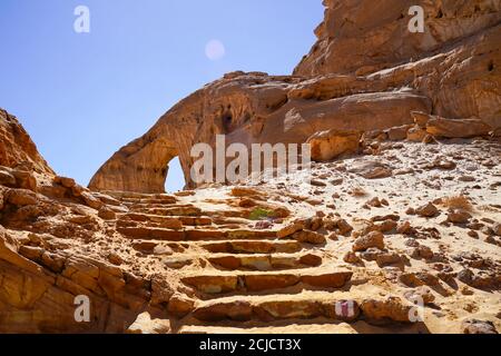 Der Bogen, Timna-Tal, Arava, Israel. Der Natur- und Historischen Park Timna befindet sich im Südwesten von Arava, etwa 30 km nördlich des Golfs von Eila Stockfoto