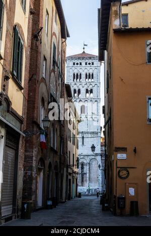 Lucca, Italien - 9. Juli 2017: Blick auf die Altstadt von Lucca Stockfoto