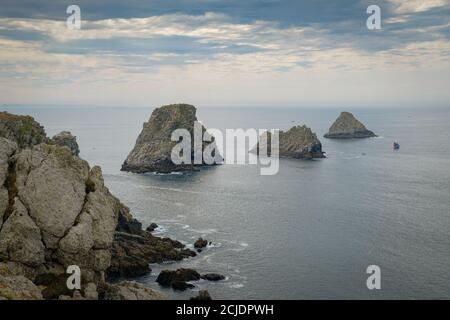 Am 07/08/2020,Camaret-sur-Mer, Finistère, Bretagne, Frankreich. Pointe de Pen-Hir auf der Halbinsel Crozon Stockfoto