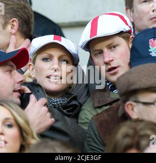 Zara Phillips und Prince Harry England gegen Frankreich, Six Nations Rugby Union Match, Twickenham, London, 26 Feb 2011 BILDCREDIT : © MARK PAIN / ALAMY Stockfoto