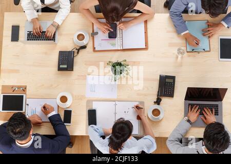 Geschäftsteam-Meeting im Innenbereich Stockfoto