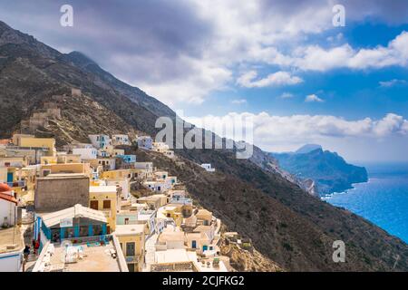 Olympos, malerisches traditionelles Dorf an einem Berghang, Karpathos, Dodekanes Insel, Griechenland Stockfoto