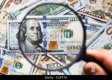 Amerikanische Dollar unter Lupe. Finanzanalyse Stockfoto