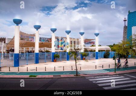 SEVILLA, SPANIEN - März circa, 2020. Eingang von Isla Magica, Wasserpark Familie, in Sevilla, Spanien. Stockfoto