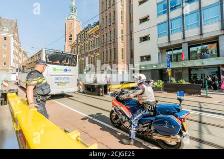 Den Haag, Niederlande. September 2020. DEN HAAG, 15-09-2020, Vorbereitung vor einem ungewöhnlichen Prinsjesdag 2020 im Zentrum von Den Haag. Normalerweise wird die Troonrede von König Willem Alexander im Ridderzaal vorgelesen, aber dieses Jahr findet die Veranstaltung in der Grote Kerk statt. Kredit: Pro Shots/Alamy Live Nachrichten Stockfoto