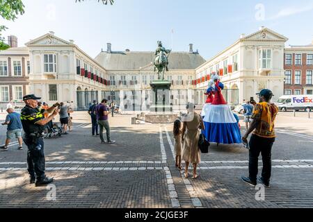 Den Haag, Niederlande. September 2020. DEN HAAG, 15-09-2020, Vorbereitung vor einem ungewöhnlichen Prinsjesdag 2020 im Zentrum von Den Haag. Normalerweise wird die Troonrede von König Willem Alexander im Ridderzaal vorgelesen, aber dieses Jahr findet die Veranstaltung in der Grote Kerk statt. Kredit: Pro Shots/Alamy Live Nachrichten Stockfoto