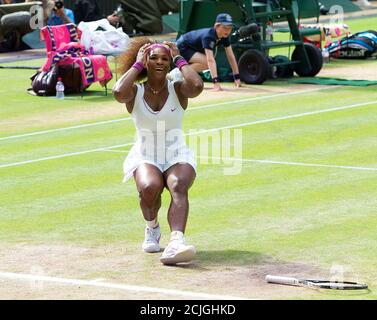 Serena Williams gewinnt das Wimbledon Ladies Final Wimbledon Tennis Championships, London, Großbritannien - 30 Jun 2012 BILDCREDIT : © MARK PAIN / ALAMY Stockfoto