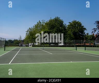 Ratsbetrieb Tennisplätze in Thornton Hough Wirral Juni 2020 Stockfoto