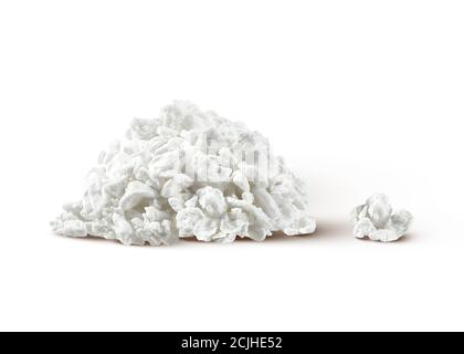 Hausgemachtes Bio-Milchprodukt - frischer Hüttenkäse auf weißem Hintergrund. Stockfoto