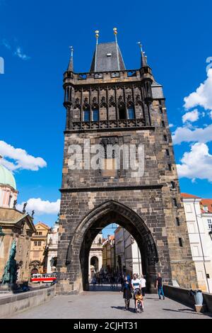 Staroměstská mostecká věž, Karluv Most, Karlsbrücke, Prag, Tschechische Republik Stockfoto