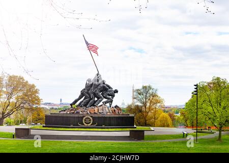 WASHINGTON, DC USA - 28. April 2018: Iwo Jima Memorial in Washington, DC. Das Memorial ehrt die Marines, die seit 1775 bei der Verteidigung der USA ums Leben gekommen sind. Stockfoto