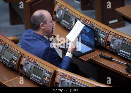 Nicht exklusiv: KIEW, UKRAINE - 15. SEPTEMBER 2020 - der Abgeordnete der Ukraine wird während der Sitzung der Werchowna Rada, Kiew, Hauptstadt der Ukraine, abgebildet. Stockfoto