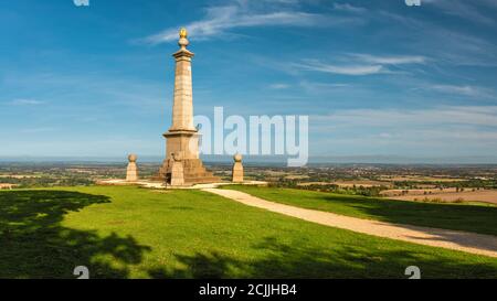 Zweites Burenkriegsdenkmal auf dem Coombe Hill, Wendover. Panorama-Landschaft von England Stockfoto