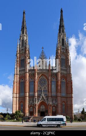 Die Pfarrei "Our Lady of Sorrows" ist die wichtigste katholische Kirche in der Stadt La Plata, Hauptstadt der Provinz Buenos Aires in Argentinien, und eine der großen Stockfoto