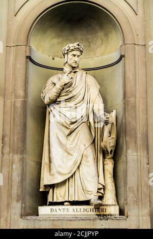 Dante Alighieri Statue in Florenz Stockfoto