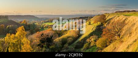 Die Cotswolds und severn Vale aus Uley Bury, Gloucestershire, England, Großbritannien Stockfoto