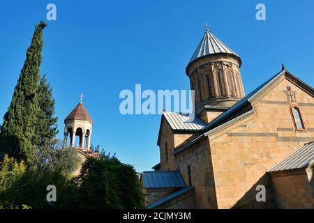 Herbstfarbe bei Haghartsin ein Kloster aus dem 13. Jahrhundert in der Nähe der Stadt Dilijan in der Provinz Tavush in Armenien. Stockfoto