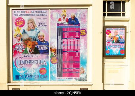 Windsor, Berkshire, Großbritannien. September 2020. Das Theatre Royal in Windsor hat sein Buchungsbüro nach der Coronavirus-Schleuse wieder eröffnet und nimmt Buchungen für die Weihnachtspantomime Cinderella ab dem 19. November 2020 entgegen. Quelle: Maureen McLean/Alamy Live News Stockfoto