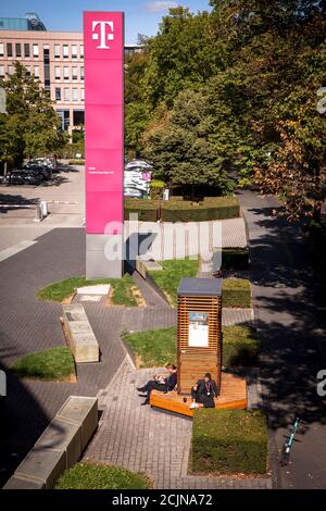 Der Biotech-Filter CityTree vor der Telekom-Zentrale in der Friedrich-Ebert-Allee. Es nutzt Moos, um Schadstoffe aus der Luft, Bonn, Nord zu filtern Stockfoto