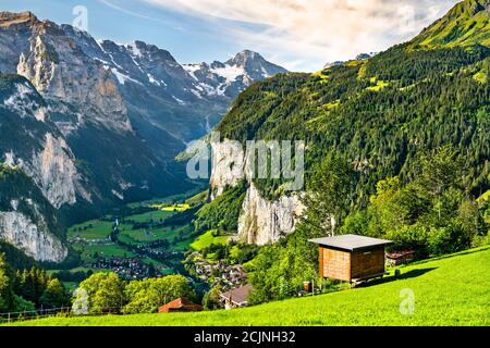 Blick auf das Lauterbrunnental in den Schweizer Alpen Stockfoto