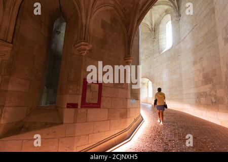 Mittelalterliches Frankreich; Menschen zu Fuß in der Tour des Minimes, Chateau D'Amboise, Amboise Frankreich Europa Stockfoto