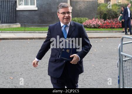 London, Großbritannien. September 2020. Der britische Justizminister Robert Buckland kommt am 15. September 2020 in der Downing Street zu einer Kabinettssitzung in London an. Der britische Premierminister Boris Johnson hat am Montag im britischen Unterhaus eine große Hürde genommen, als die Gesetzgeber eine Anfechtung seines umstrittenen Binnenmarktgesetzes ablehnten. Quelle: Ray Tang/Xinhua/Alamy Live News Stockfoto