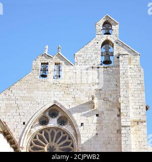 Detail der Kirche von San Francisco in Palencia (Kastilien und Leon, Spanien). Es wurde im gotischen Stil gebaut, mit späteren Ergänzungen in der Renaissance Stockfoto