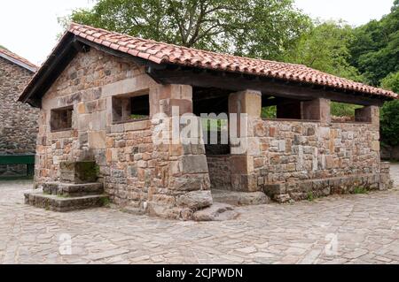 Alte öffentliche Waschküche, typisch für die Dörfer von Spanien, wo die Menschen gingen, um ihre Kleidung zu waschen Stockfoto