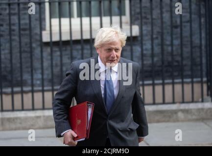 London, Großbritannien. September 2020. Boris Johnson, Premierminister des Vereinigten Königreichs, kommt zur Kabinettssitzung in der Downing Street an. Quelle: Tommy London/Alamy Live News Stockfoto