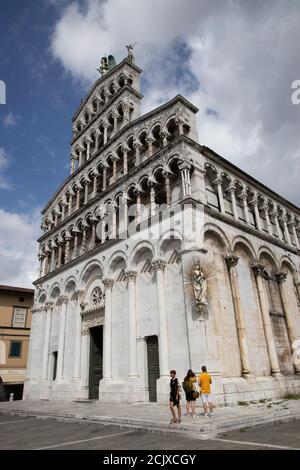 Fassade der Kirche San Michele in Lucca, Toskana, Italien, Europa. Stockfoto