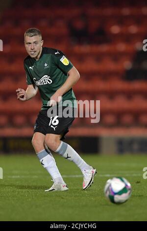 London, Großbritannien. September 2020. Lewis Macleodin Aktion während des Carabao Cup zweiten Runde Spiel zwischen Leyton Orient und Plymouth Argyle im Matchroom Stadium, London, England am 15. September 2020. Foto von Vince Mignott/Prime Media Images. Kredit: Prime Media Images/Alamy Live Nachrichten Stockfoto