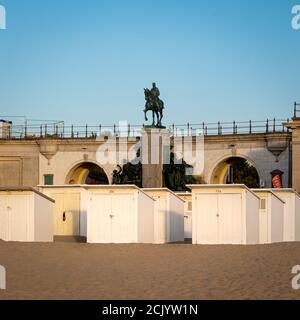 Statue des ehemaligen belgischen Königs Leopold II. Am Strand von Ostende in Belgien. Stockfoto