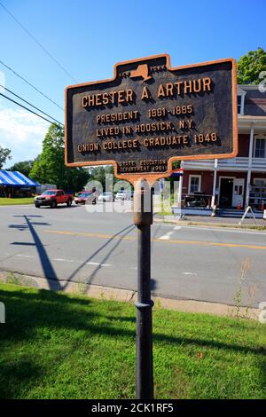 Eine historische Metallmarkierung gibt Chester A Arthur den 21. An präsident der Vereinigten Staaten ein Bewohner in Hoosick während 19. Century.Hoosick.New York.USA Stockfoto