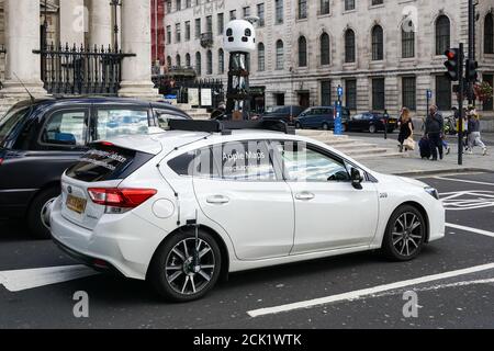 Apple Maps Mietwagen in London, England Vereinigtes Königreich Großbritannien und Nordirland Stockfoto