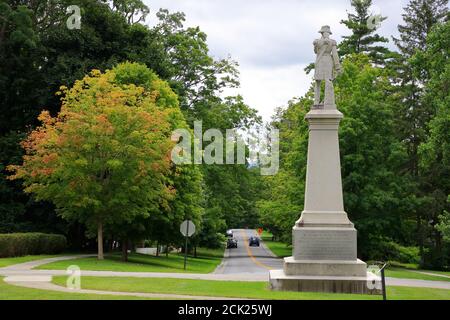 Statue von Continental Colonel Seth Warner in Monument Circle.The Bennington Schlachtdenkmal.Bennington.Vermont.USA Stockfoto