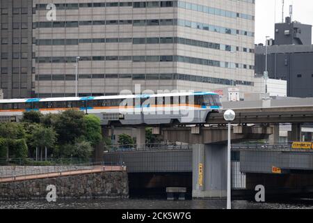 TOKIO, JAPAN - 15. September 2020 : Einschienenbahn in Shinagawa. Stockfoto