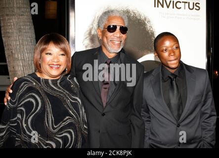 Zindzi Mandela Zwelabo Mandela The Los Angeles Premiere Von Invictus Statt An Der Akademie Theater Los Angeles Kalifornien Stockfotografie Alamy