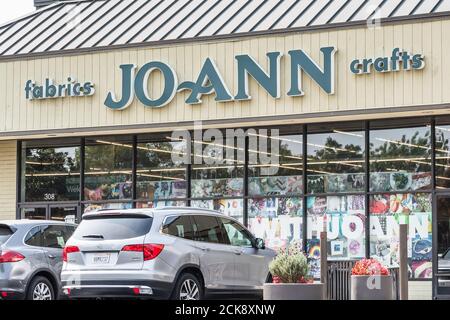 September 15, 2020 Redwood City / CA / USA - Jo-Ann Store in San Francisco Bay Area; Jo-Ann Stores, Inc. Ist ein amerikanischer Facheinzelhändler für Kunsthandwerk Stockfoto