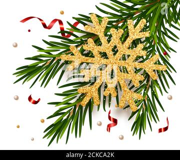 Goldene Schneeflocke auf Tannen Äste mit Serpentin. Konzept zur Begrüßung von Neujahrs- und Weihnachtskarten, Bannern, Einladungen. Weihnachts-Weihnachts-Poster Stockfoto