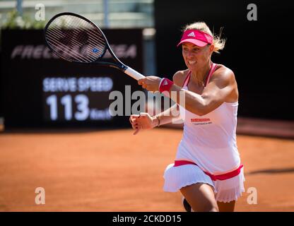 Angelique Kerber aus Deutschland bei ihrem ersten Spiel beim Internazionali BNL d'Italia WTA Premier 5 Tennisturnier 2020 am 15. September 2020 Stockfoto