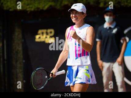 Simona Halep aus Rumänien spielt Doppel beim 2020 Internazionali BNL d'Italia WTA Premier 5 Tennisturnier am 15. September 2020 im Foro Italico Stockfoto