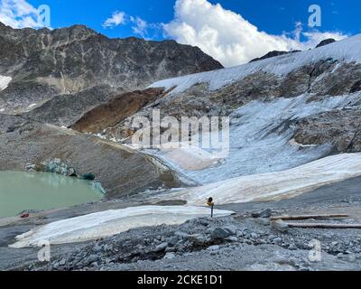 Der Tiefenbachgletscher bei Sölden in den Ötztal Alpen in Tirol, Österreich. Im Winter ist der Gletscher mit der Seilbahn und von sp Stockfoto