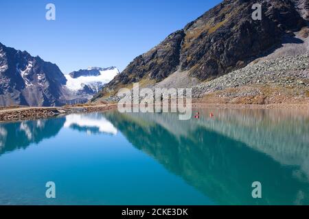 Der Tiefenbachgletscher bei Sölden in den Ötztal Alpen in Tirol, Österreich. Im Winter ist der Gletscher mit der Seilbahn und von sp Stockfoto