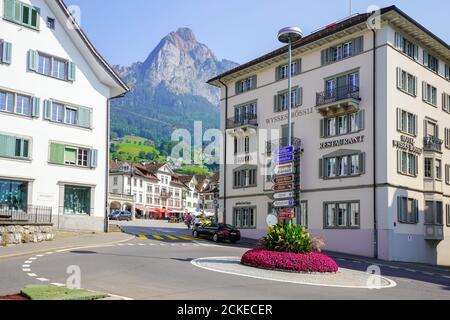 Die Stadt Schwyz ist die Hauptstadt des Kantons Schwyz in der Schweiz. Die Bundescharta von 1291 oder Bundesbrief, die Charta, die schließlich führte Stockfoto