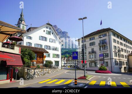 Die Stadt Schwyz ist die Hauptstadt des Kantons Schwyz in der Schweiz. Die Bundescharta von 1291 oder Bundesbrief, die Charta, die schließlich führte Stockfoto